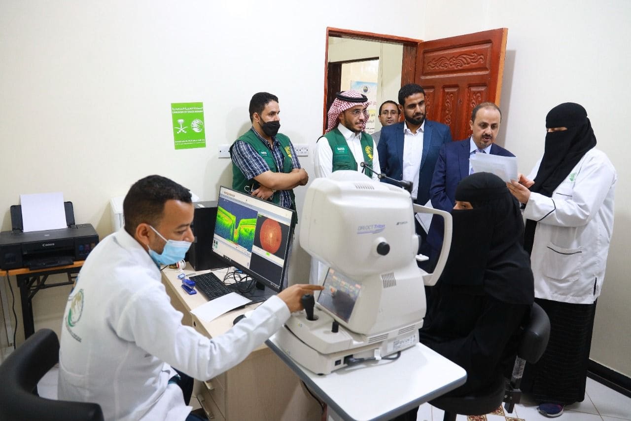 وزير الإعلام يطلع على الجهود الإنسانية والإغاثية لمركز الملك سلمان في مأرب
