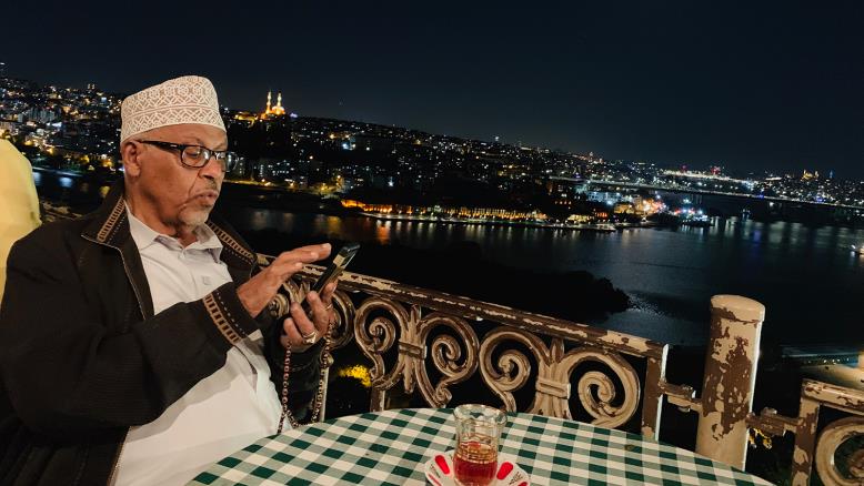 أيوب طارش: روحي مسلوبة خارج اليمن وعمل جديد سيخرج إلى النور قريبا وهؤلاء من أحب سماعهم