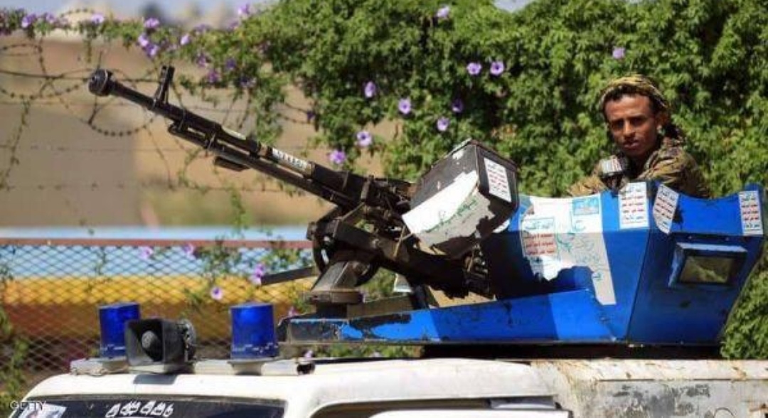 مسلحون حوثيون يقتحمون مجمعاً طبياً بصنعاءوتعتدي بالضرب على مديره