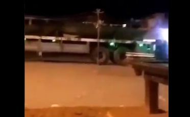 بالفيديو...صواريخ باليستية تصل إلى العاصمة المؤقتة عدن
