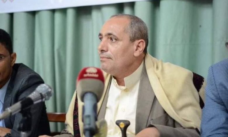 اصابة مسؤولين يمنيين بفيروس كورونا عقب جلسة مقيل.. تفاصيل
