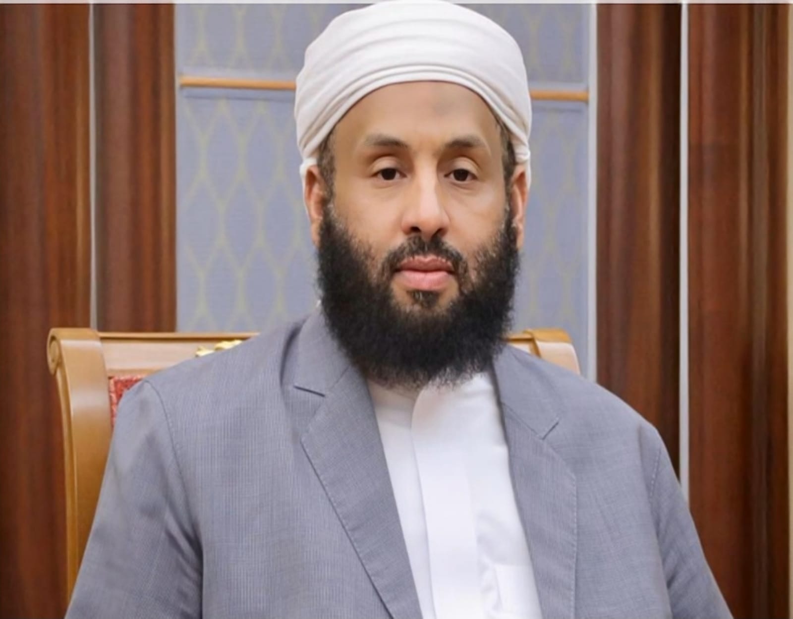 وزير الأوقاف في حوار مع المشهد الخليجي: 9 آلاف حاج دخلوا الاراضي المقدسة والميليشيا تستعد لحرب مستقبلية وقودها الأطفال