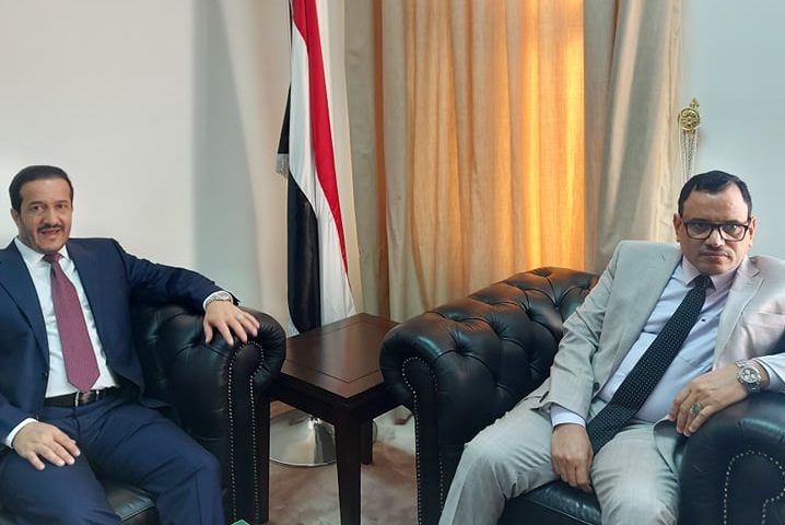 السقطري يلتقي وزير الزراعة السابق عثمان مجلي