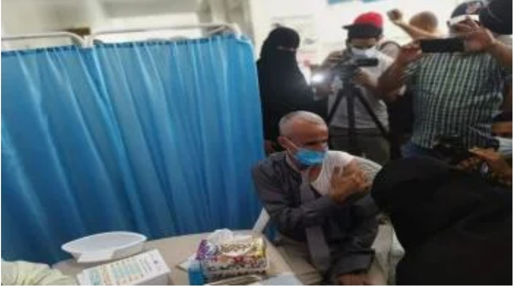 الصحة اليمنية تبشر المغتربين العالقين بسبب لقاح الجرعه الثانية بأن الأزمه قد فرجت