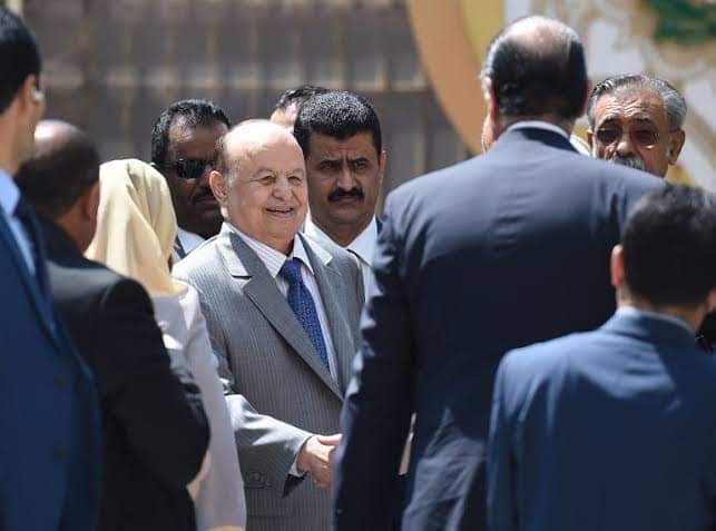 الرئيس اليمني يعود إلى السعودية بعد رحلة علاج في أمريكا