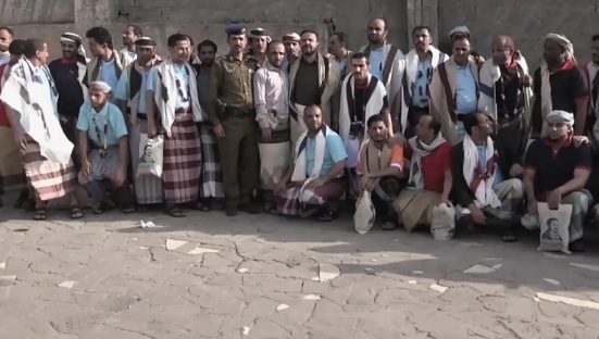 القوات الحكومية والحوثون يتبادلون الأسرى في الجوف