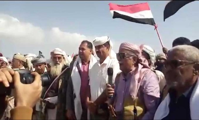 قبائل أبين التحالف إلى سرعة إخراج مسلحي الانتقالي من المحافظة