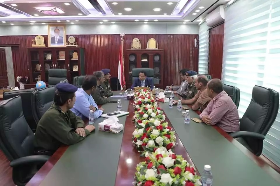 محافظ المهرة يستعرض مع وكيل وزارة الداخلية جهود حفظ الامن والاستقرار في المحافظة