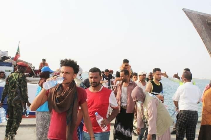 الصومال تستقبل 177 لاجئا يمنيا...ونشطاء: وتلك الأيام نداولها بين الناس