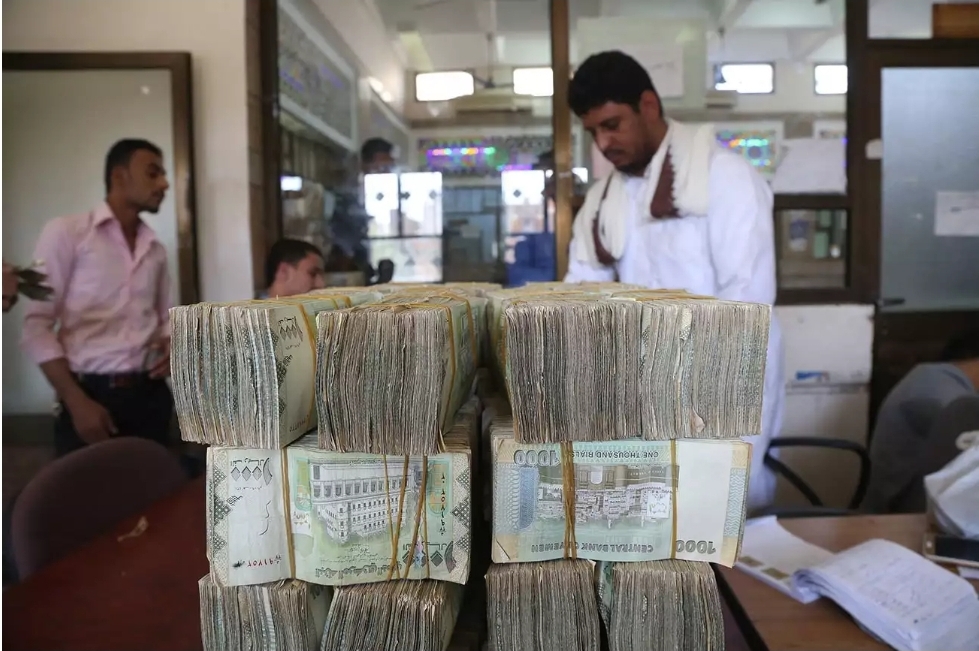 أسعار الدولار والريال السعودي أمام الريال اليمني مساء الأثنين