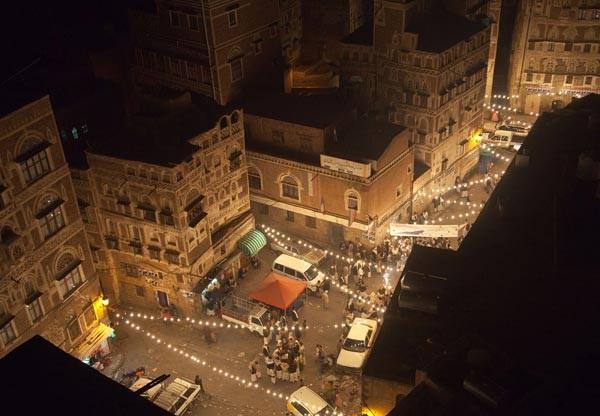 في واقعة غير مألوفة وسابقة من نوعها.. مليشيا الحوثي تصادر مهر عروس في صنعاء بالقوة