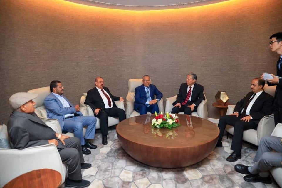 بالصورة.. ظهور جديد لبن دغر مع البركاني.. وتأكيد صيني بالوقوف مع وحدة اليمن