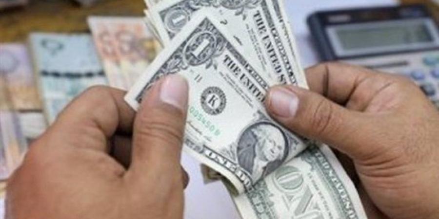 سخرية واسعة من تصريحات لحكومة معين عن تحسن سعر الصرف