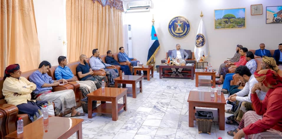 رئيس المجلس الانتقالي يصدر توجيها بشأن سقطرى