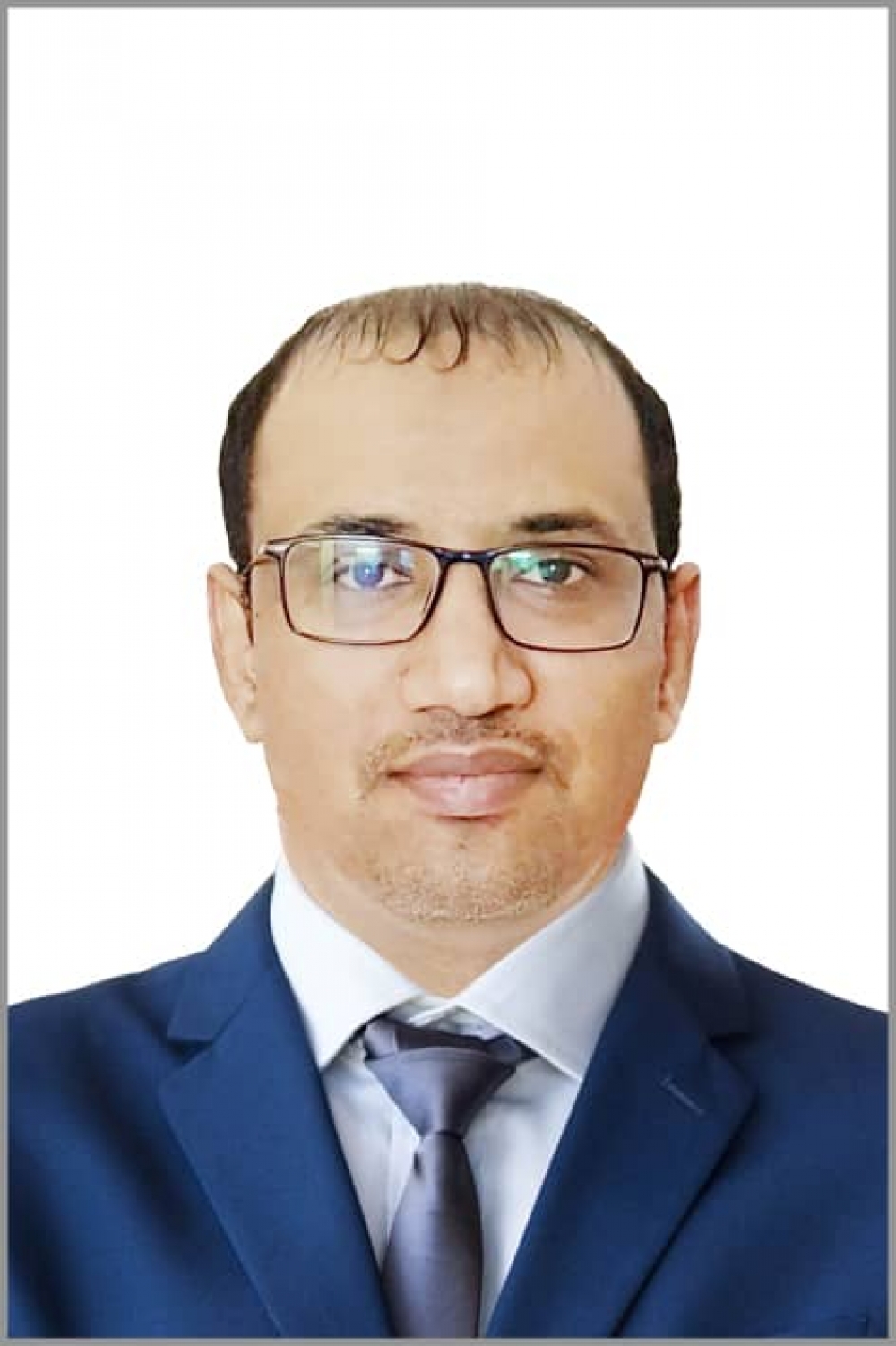 بالصور.. باحث يمني يحصل على براءة اختراع من المعهد الأمريكي
