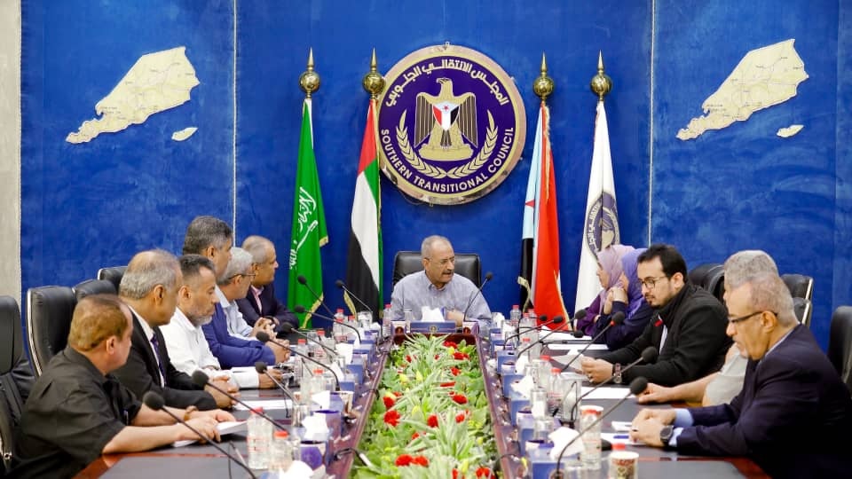 الانتقالي يوجه دعوة هامة إلى رعاة "اتفاق الرياض" ويحذر من ممارسات غير قانونية لـ"الاخوان" في شبوة