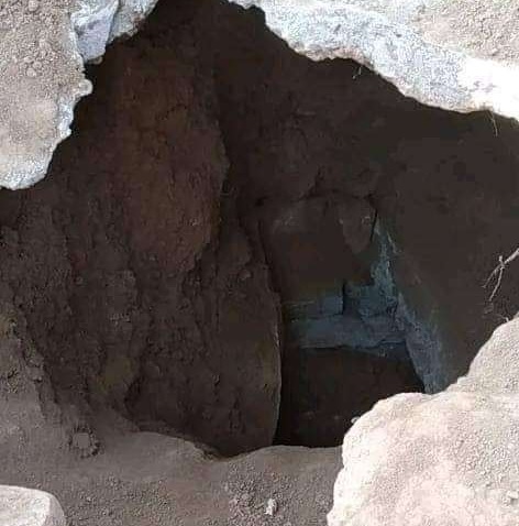 لصوص في محافظة يمنية ينبشون قبر متوفي بحثاً عن ذهب زرع في جثته - (تفاصيل غريبة)