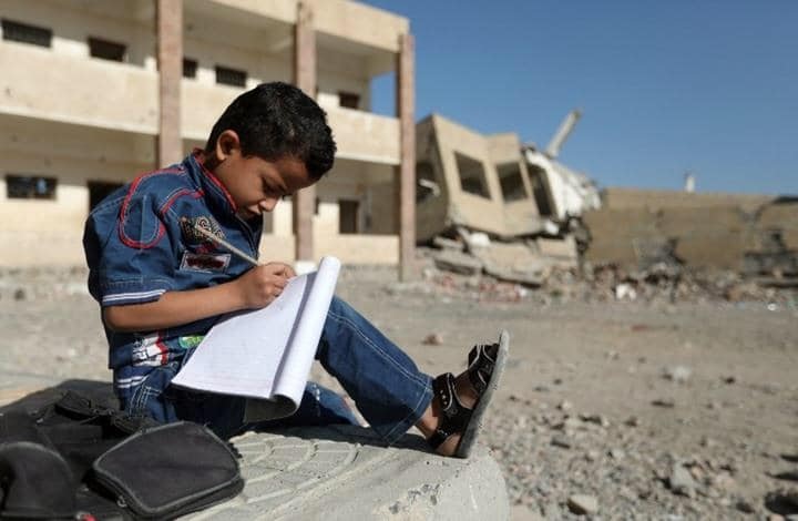 اليونيسف رداً على الحكومة اليمنية: ابعدوا التعليم عن التوظيف السياسي