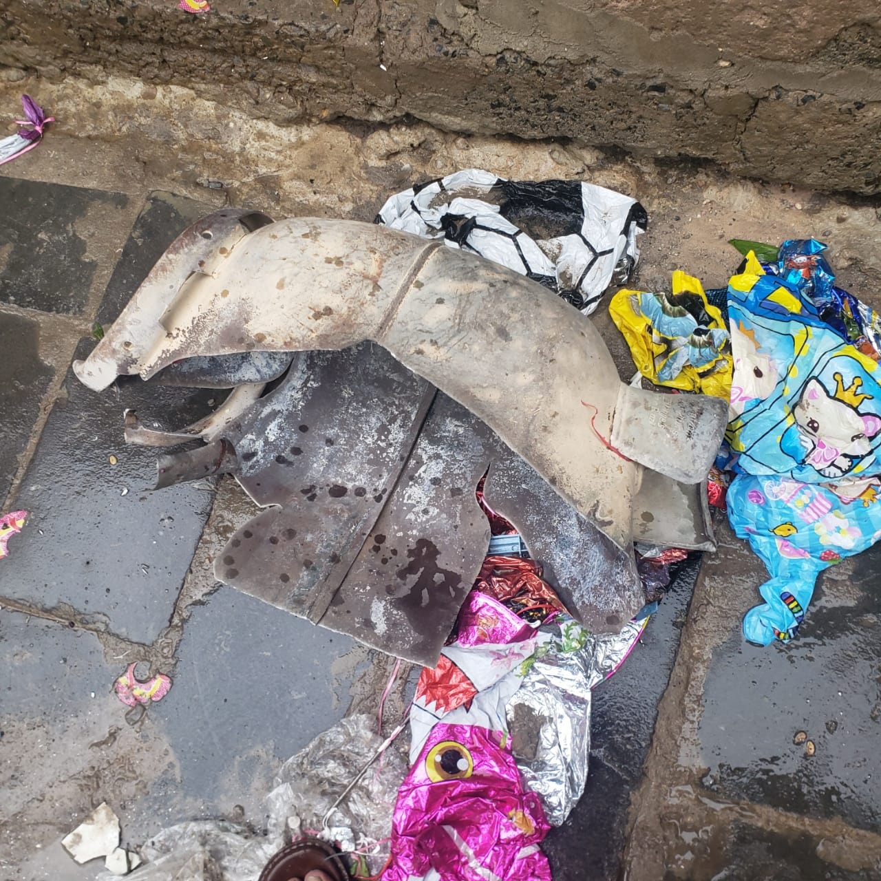 اصابة عامل إثر انفجار أسطوانتي غاز منزلي في أحد المحال بالعاصمة صنعاء