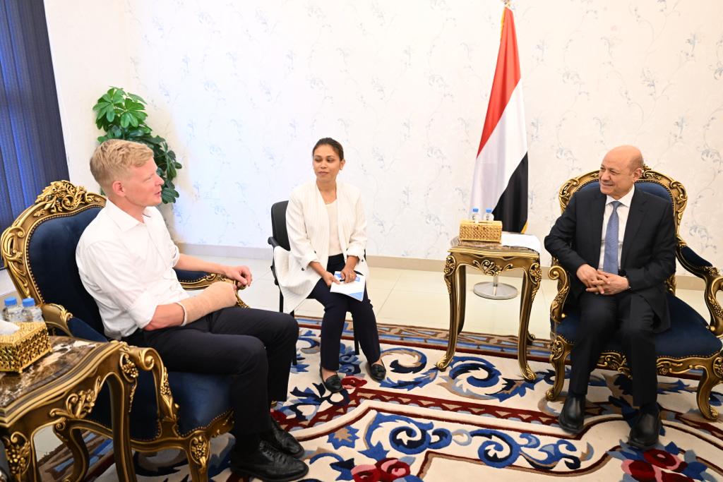 الرىيس العليمي يلتقي المبعوث الاممي ويدعو لضغط دولي على ميليشيا الحوثي للوفاء بالتزامها بشأن المحتجزين وفي مقدمتهم محمد قحطان