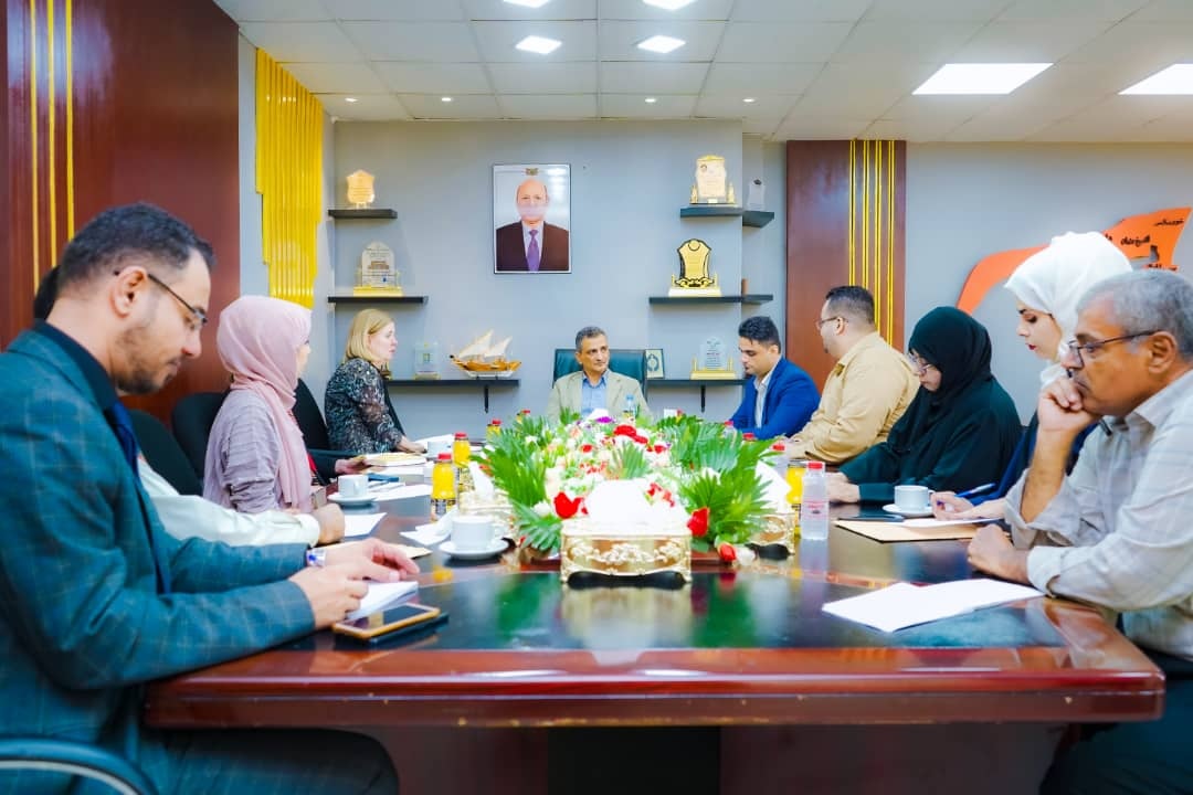 لملس يبحث دعماً هولندياً لمشاريع البنية التحتية والخدمات في عدن