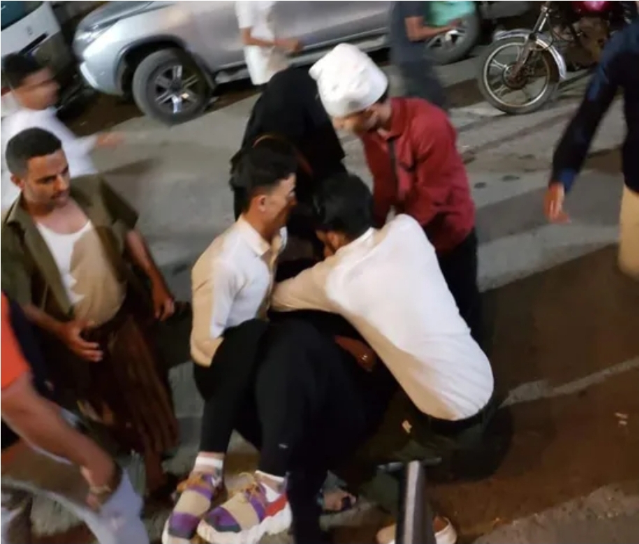 تعز...ناشطه حقوقية تطلق النار على نفسها بسبب تعرضها للإبتزاز