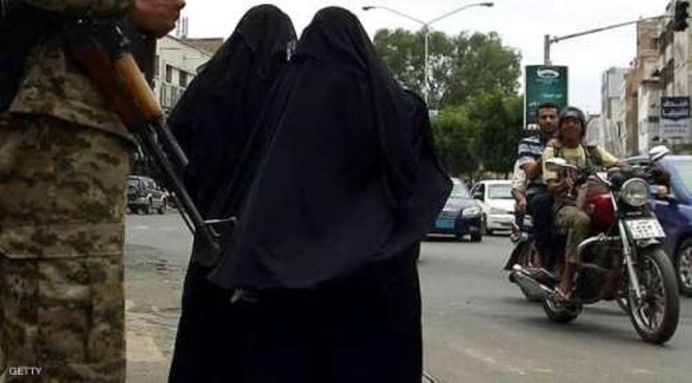 قيادي منشق: أشهد لله أن هناك شبكات دعارة يقودها ضباط في جهاز مخابرات الميليشيا - (فيديو)