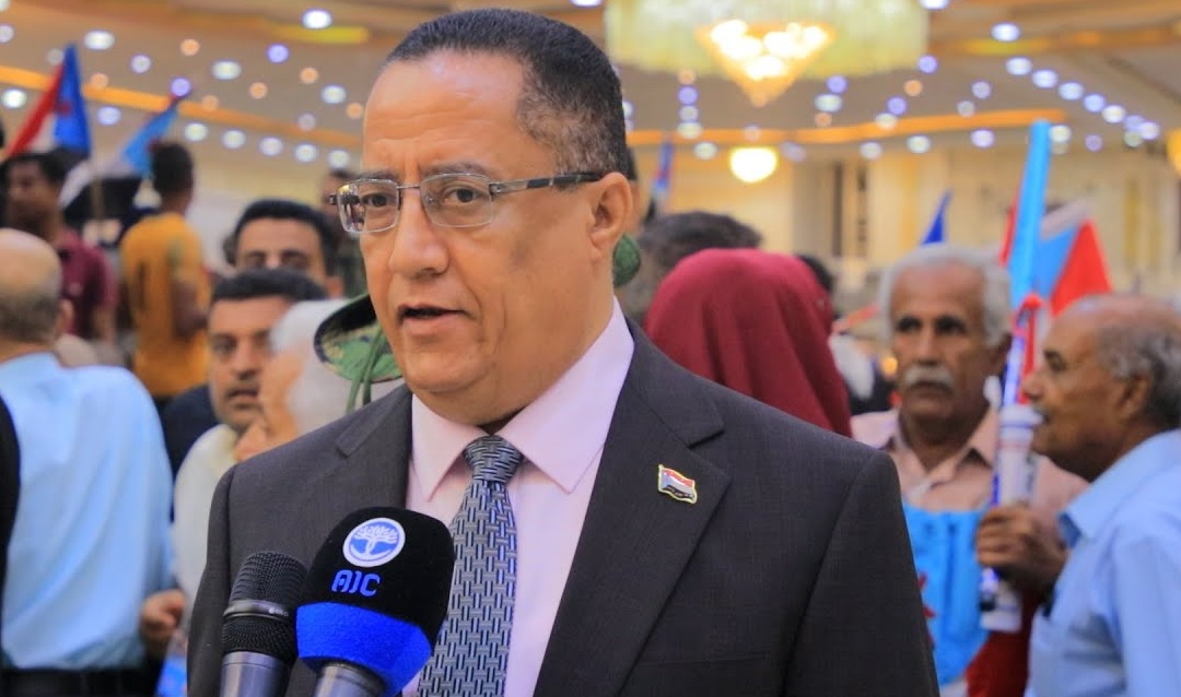 الانتقالي: لسنا معنيون بمرجعيات الحل السياسي الثلاث في اليمن وهدفنا "الانفصال" ولا نعلم ما يدور بين الرياض وصنعاء