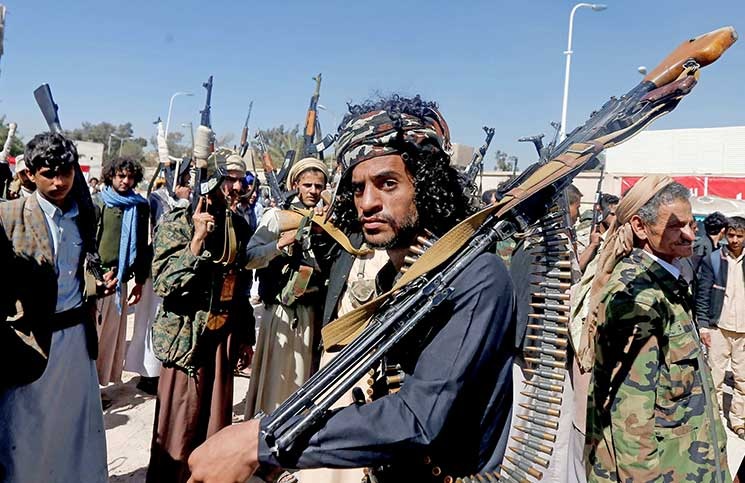 صحيفة سعودية: اليمن بحاجة إلى دور دولي فاعل يعيد الأمور إلى نصابها