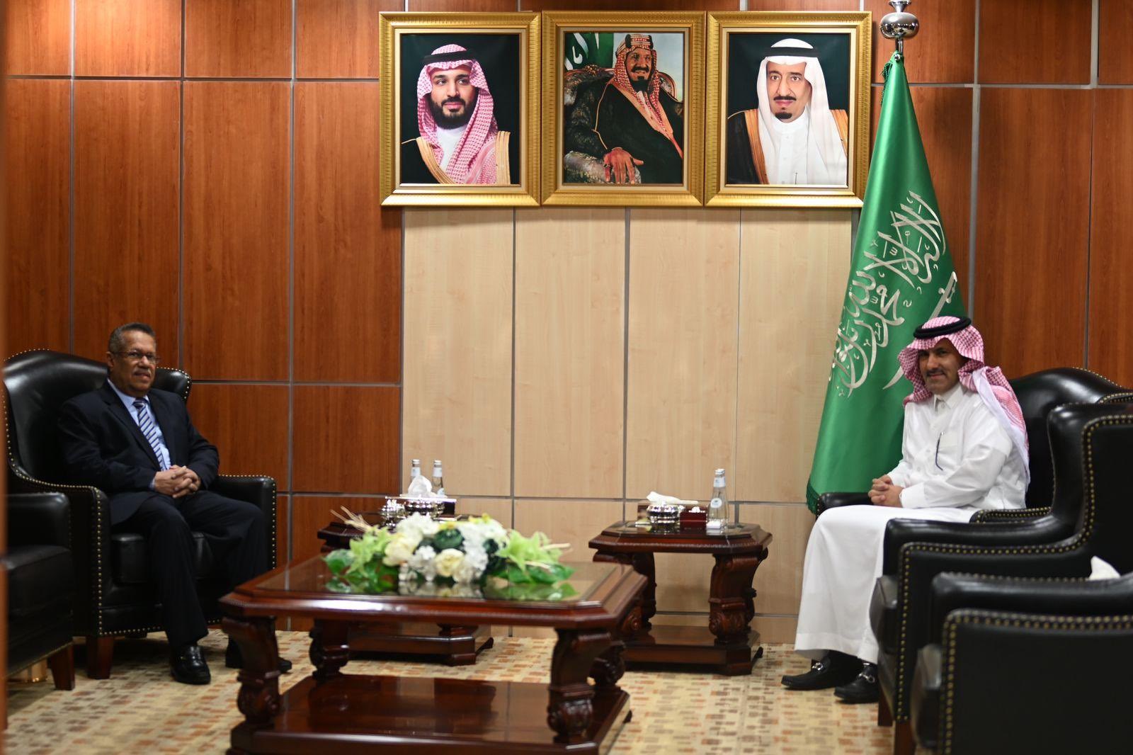 رئيس مجلس الشورى: حان الوقت للتعاطي مع مقترحات السلام السعودية كخارطة طريق تحقق الاستقرار في اليمن والمنطقة