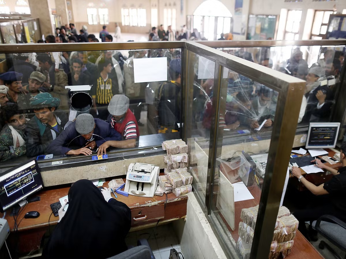 رئيس منظمة: سيتم صرف المرتبات الموظفين في اليمن لهذا السبب