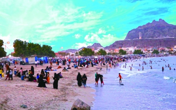 خفر السواحل اليمنية تحذر من السباحة في الشواطئ خلال شهري اغسطس وسبتمبر