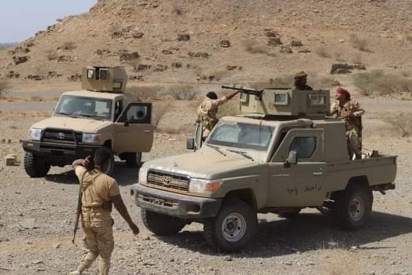مقتل وإصابة 7 جنود بانفجار عبوتين ناسفتين جنوب اليمن
