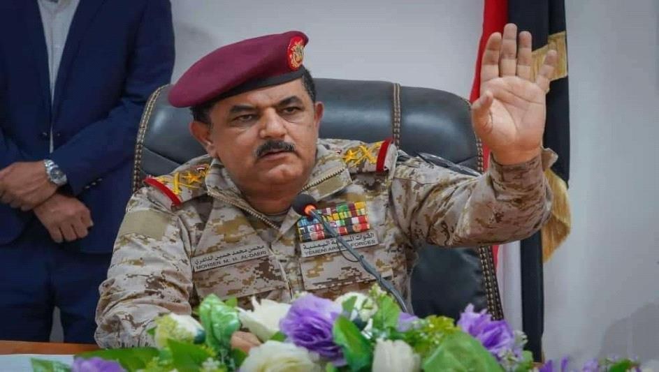وزير الدفاع: أطراف دولية تتماهى مع مشروع إيران التدميري في اليمن