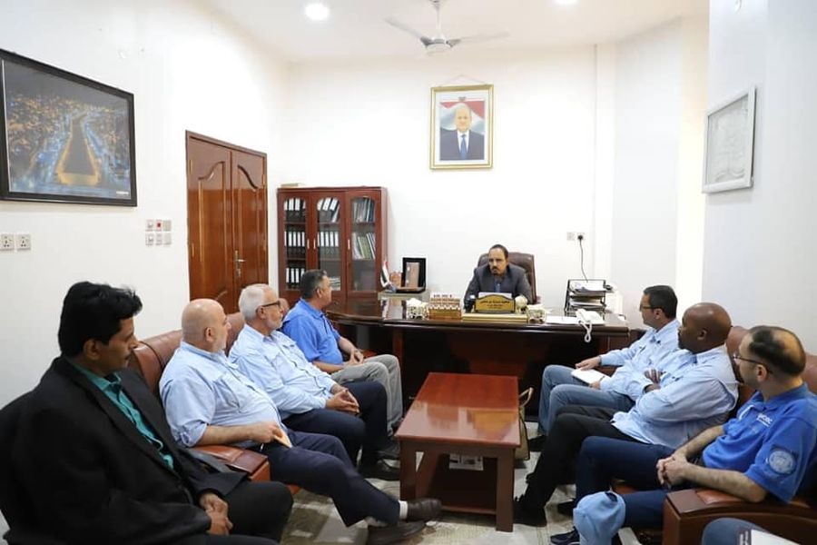 محافظ حضرموت يلتقي فريق منع الجريمة والمخدرات التابع للأمم المتحدة