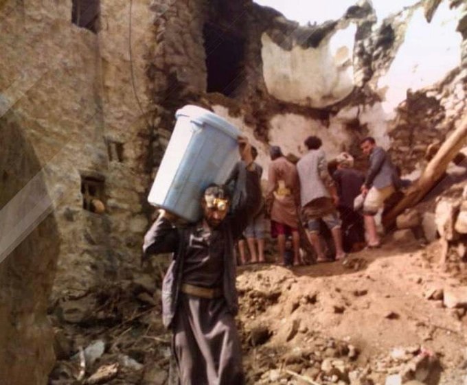 وفاة واصابة امرأتين ونزوح 5 أسر جراء أمطار غزيرة هطلت على قرية وسط اليمن