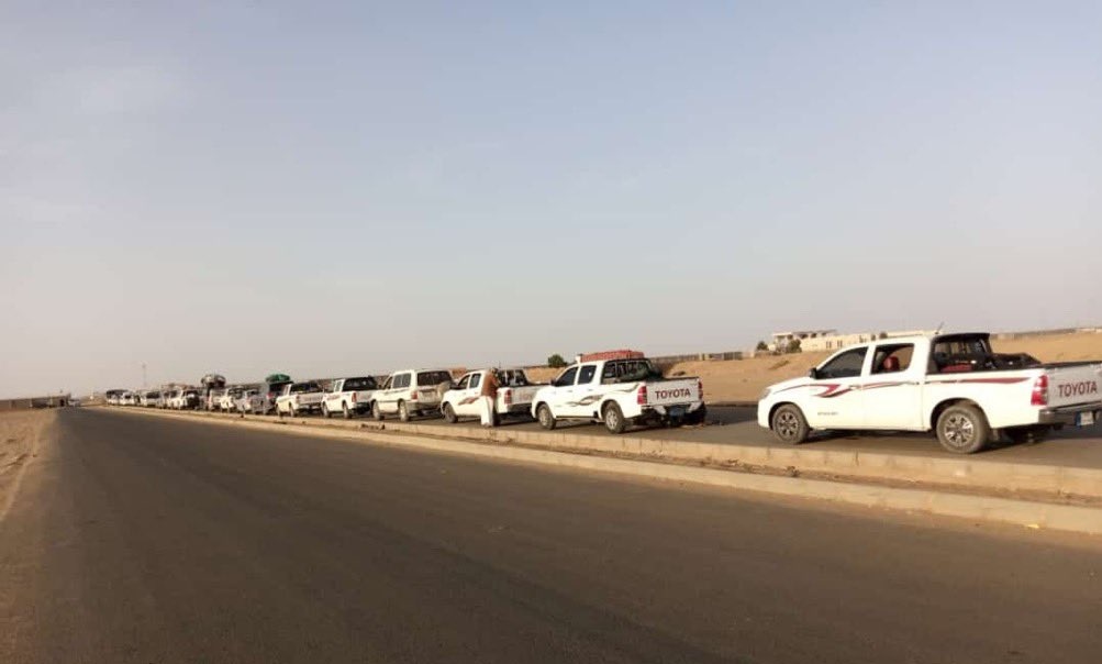 الزحام يتضاعف في ميناء الوديعة الحدودي مع السعودية والمسافرون لـ الحكومة: أغيثونا