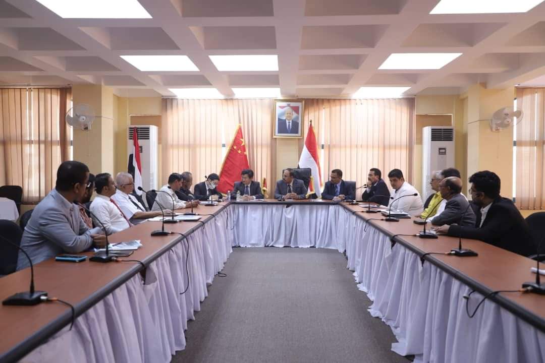 لقاء بالمكلا يبحث جوانب تعزيز التعاون والتبادل التجاري مع الصين