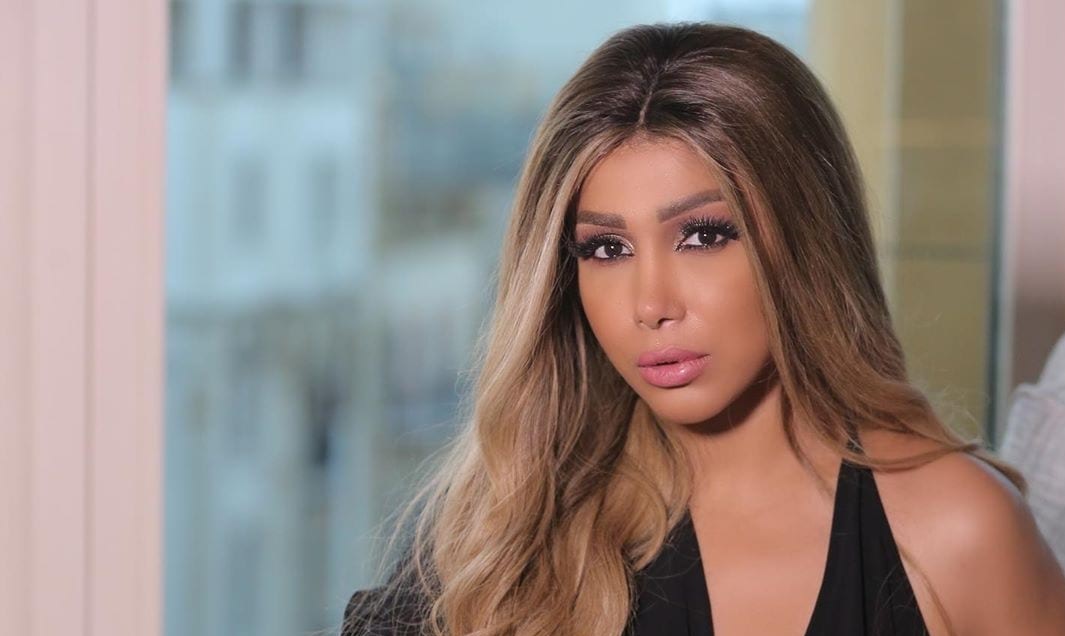 شاهد بالفيديو الفنانة اليمنية أروى تشعل مواقع التواصل الاجتماعي بحركات جريئة في تحدي تيك توك 0148