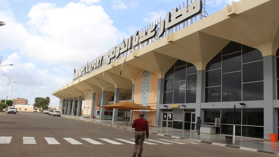 بعد تضرره جراء عاصفة رعدية.. اجتماع يمني سعودي يؤكد أهمية استكمال مشروع إعادة تأهيل مطار عدن الدولي