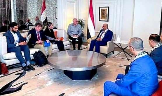 العميد طارق صالح لوفد أوروبي: ميليشيا ايران تحاصر الترتيبات الهادفة لتخفيف معاناة اليمنيين