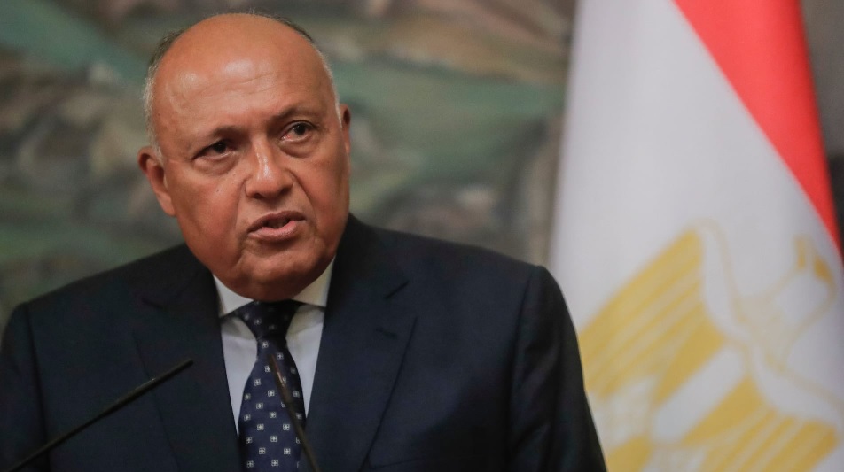 مصر تدعو إلى استئناف الهدنة في اليمن بأسرع وقت تمهيداً للتوصل إلى تسوية شاملة تحفظ وحدته