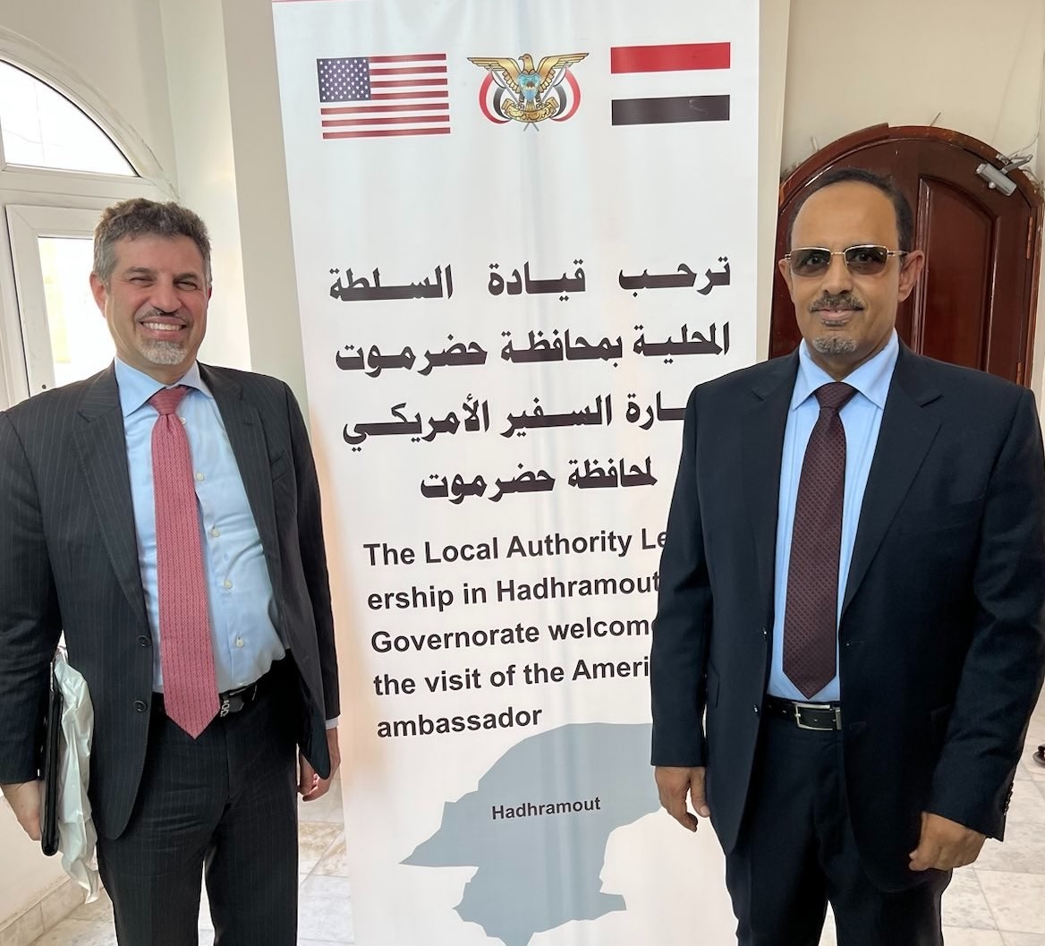 السفير ستيفن فاجن: ناقشت مع محافظ حضرموت التنمية المستدامة والاستقرار في المحافظة وعموم اليمن