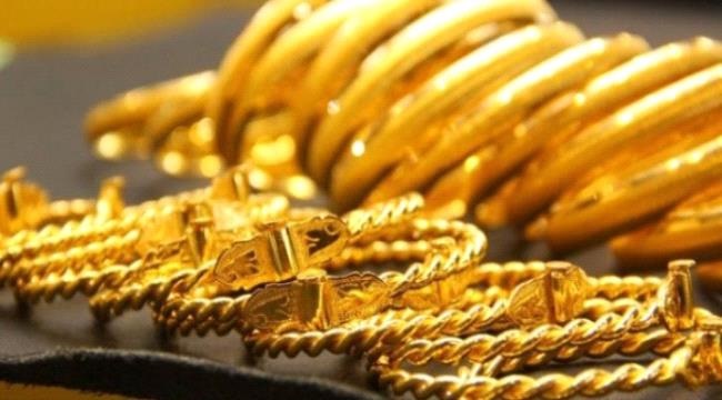 سائق يمني يعيد أموال ومجوهرات ثمينة لامرأة فقدتها أثناء عودتها من السعودية