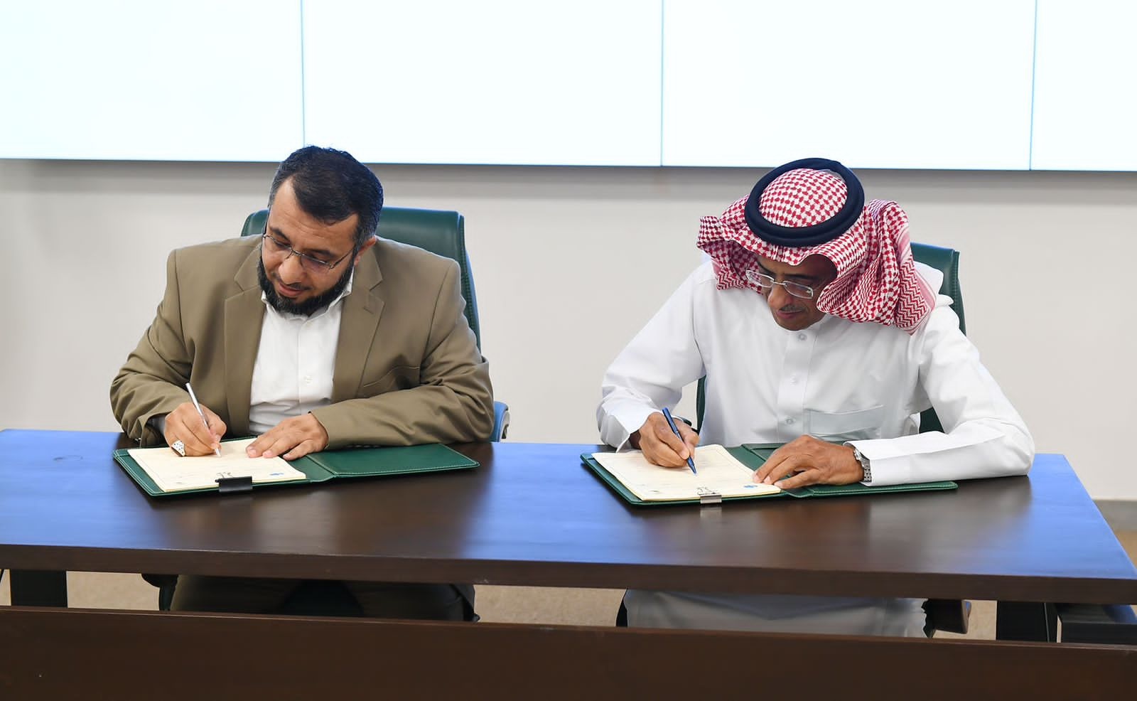 مركز سعودي يوقع برنامجًا تنفيذيًا لتهيئة وتشغيل مركز الطوارئ لمكافحة الأمراض الوبائية بمحافظة حجة