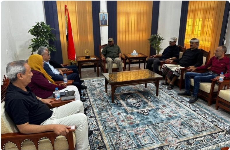 طارق صالح يدعو لجنة المصالحة لفتح حوار مع أبناء تعز المنخرطين مع المليشيا
