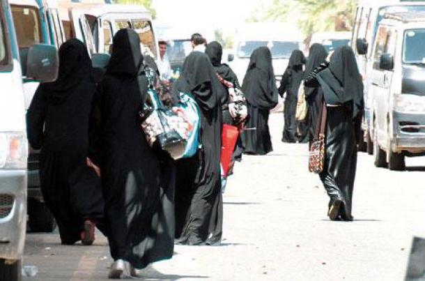 تعميم حوثي جديد بشأن بيع العبايات النسائية: ممنوع بيع المخصرة والقصيرة 