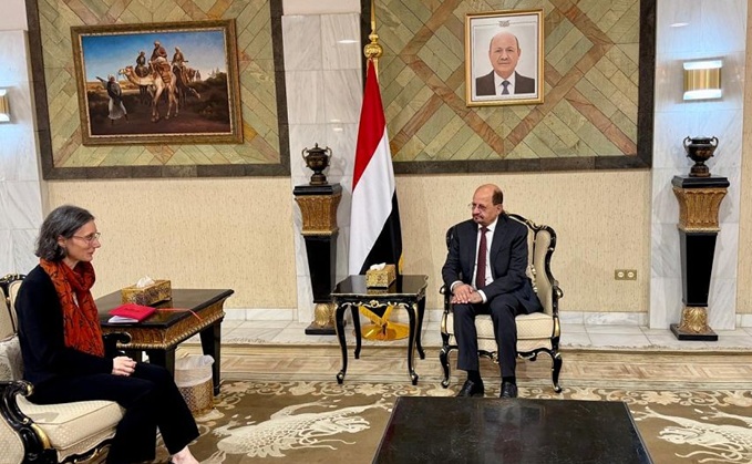 اليمن وفرنسا تؤكدان تعزيز التعاون ودعم جهود السلام