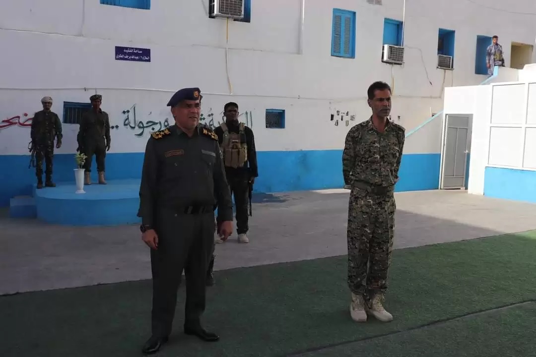 مدير أمن ساحل حضرموت يوجه برفع اليقظة للتعامل مع أي تحركات مشبوهة