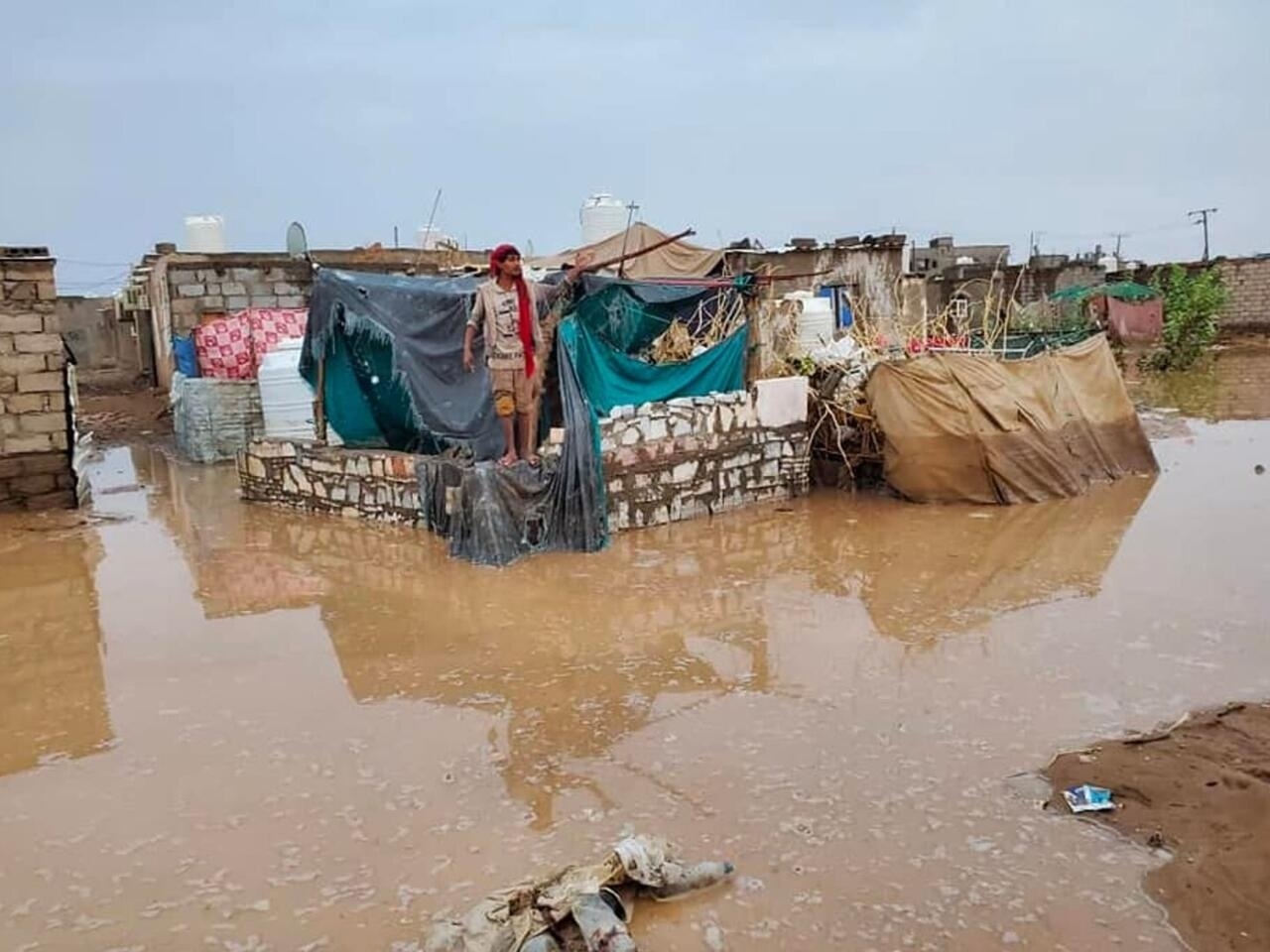الامم المتحدة: تضرر أكثر من 10 آلاف أسرة في اليمن جراء الظروف المناخية القاسية